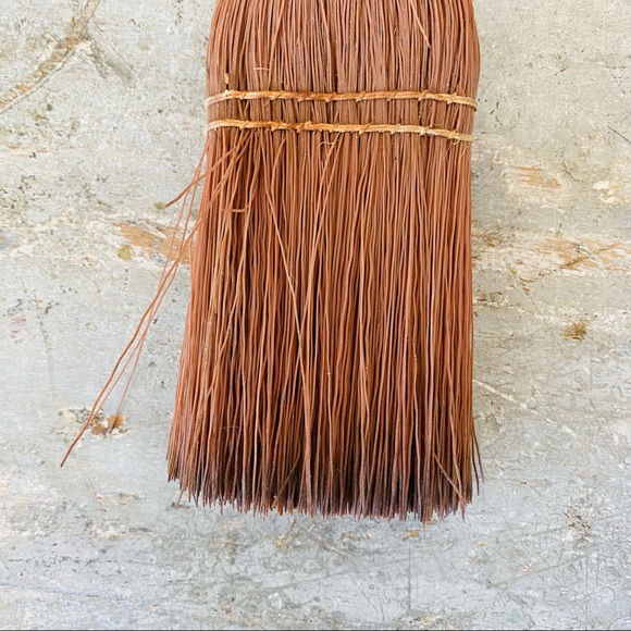 ♥️ Vintage ♥️ Old String Tied Metal Cap End Hanger Whisk Broom - Picture 5 of 12